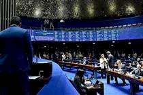 Senado aprova MP do frete rodoviário sem piso salarial de R$ 5 mil