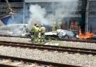 Avião cai sobre trilhos do metrô de BH e pega fogo; piloto morreu